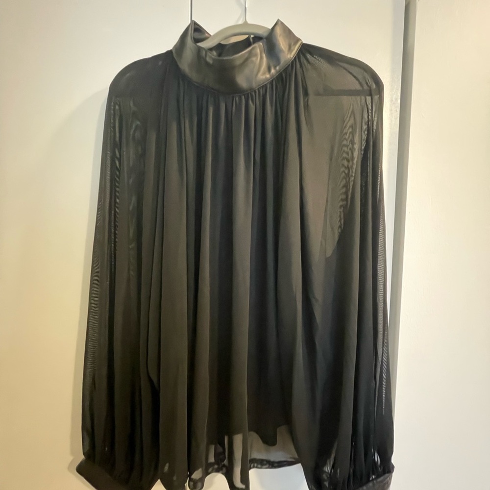 Mesh blouse with Leather Detail